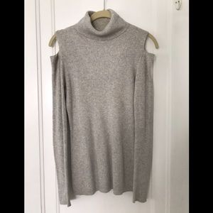 Athleta gray turtleneck with shoulder cutouts